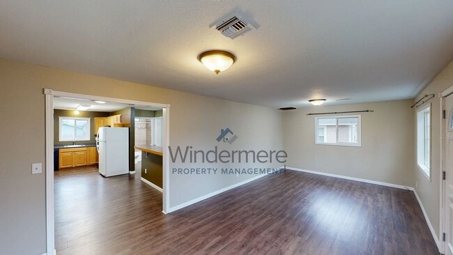 Building Photo - 1340 Umatilla St