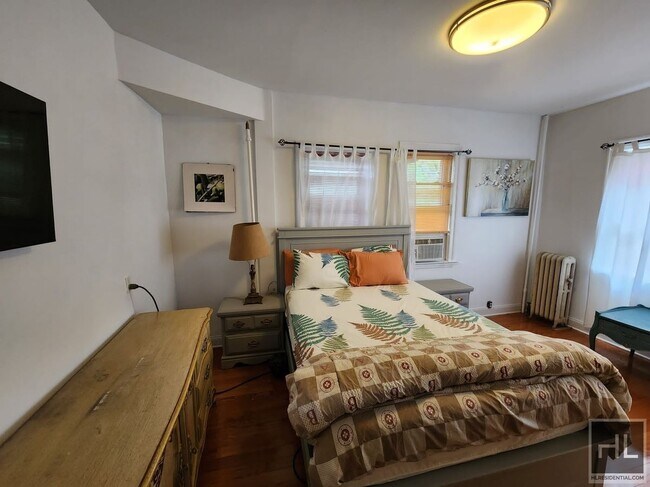 Foto del edificio - EAST 8 STREET