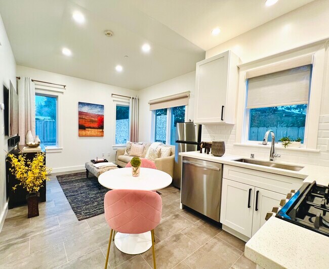 Fotografía del edificio - 4206 Pomona Ave