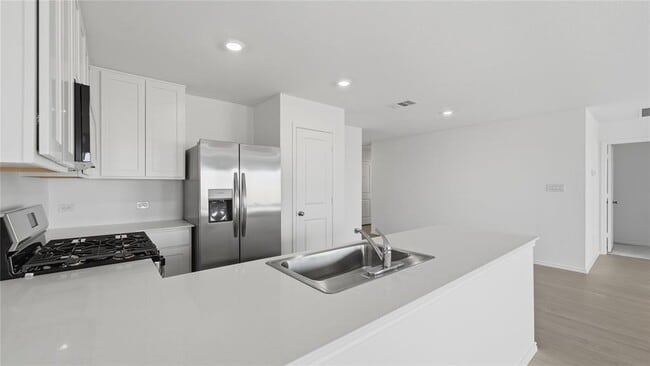 Building Photo - 221 Stumpy St