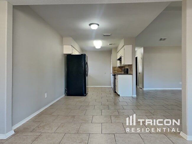 Building Photo - 5515 Fallengate Dr