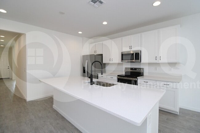 Building Photo - 1212 E Vekol St