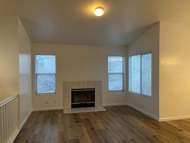Foto del edificio - 4BD/3BTH SINGLE FAMILY HOME EAST PALMDALE