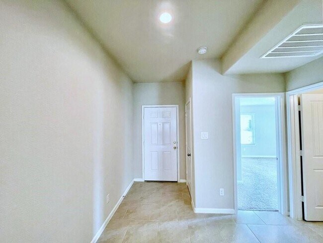 Foto del edificio - 3822 McDonough Way