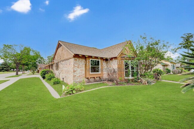 Foto del edificio - 5403 Clift Haven Dr