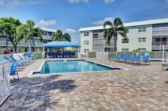 Building Photo - 9826 Marina Blvd