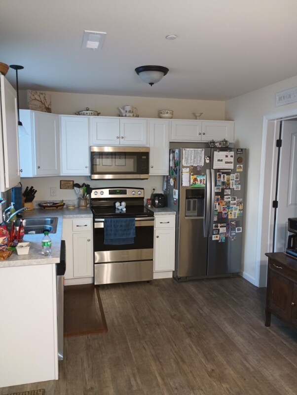 Foto del edificio - 744 Farmwood Ln