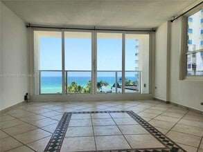 Building Photo - 3505 S Ocean Dr
