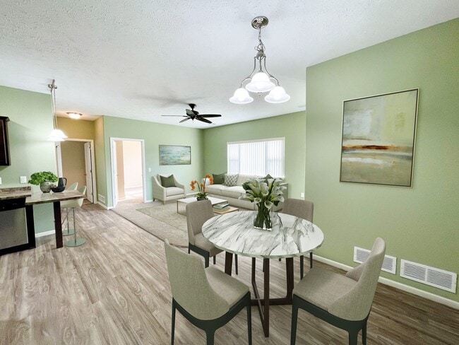 Building Photo - Pinecone Villas