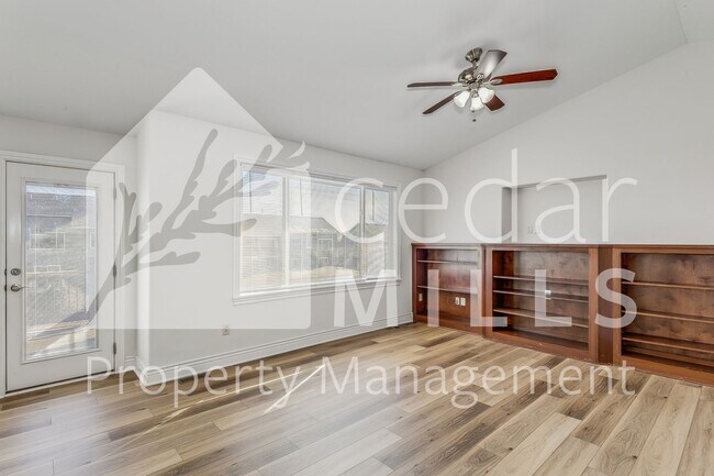 Building Photo - Now Ready!!! LOVELY Home in Belle Chase!