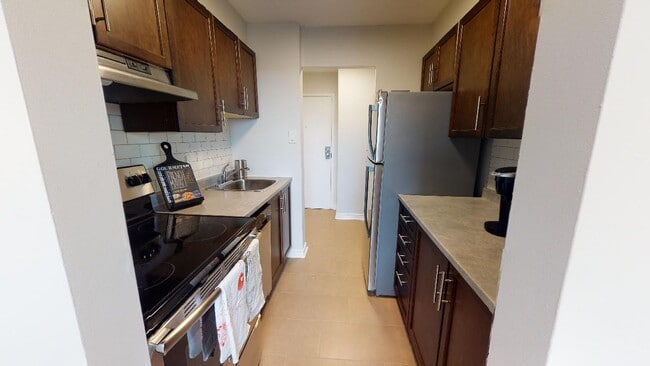 Building Photo - 860 Blackthorne