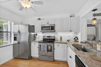 Building Photo - 12790 Briarlake Dr