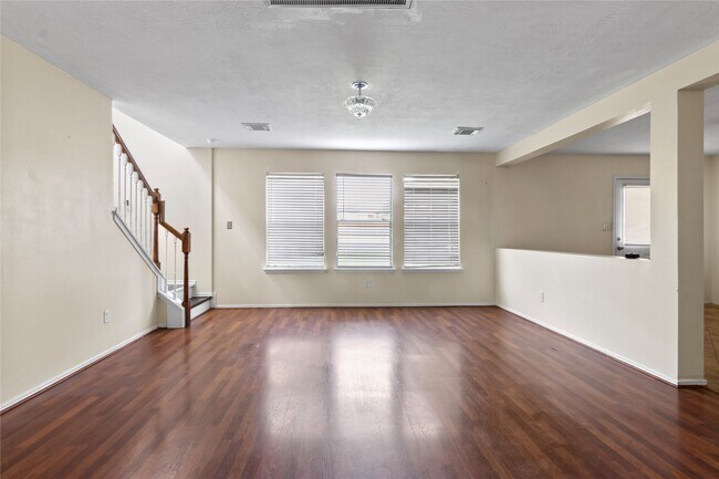 Foto del edificio - 5815 Clerkenwell Dr