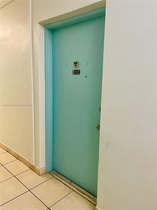 Foto del edificio - 17101 NW 57th Ave