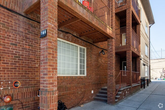 Entrance - 768 E 2nd St
