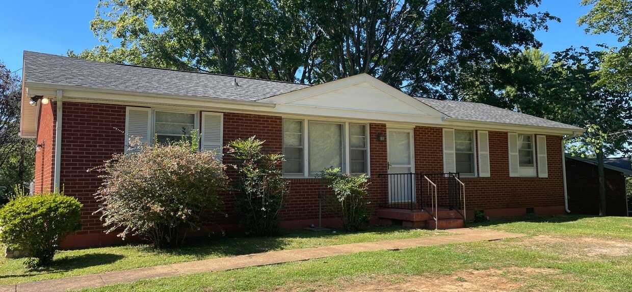 Foto principal - 1883 Pardue Dr