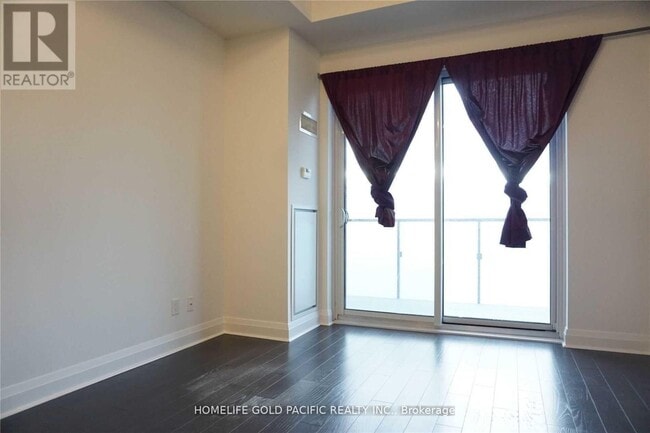 Building Photo - 65 St Mary St