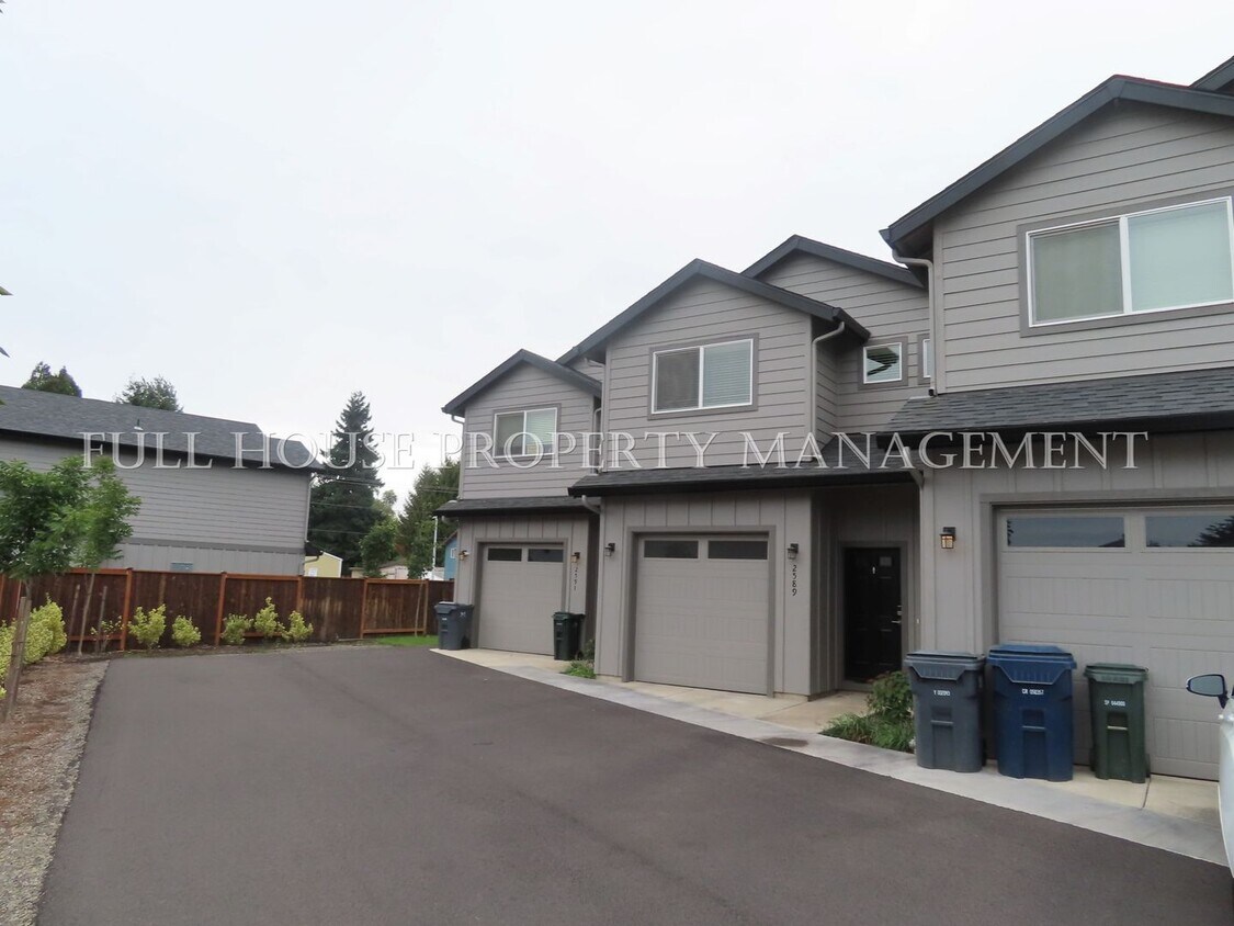 2587Justine Apartment for Rent in Eugene, OR