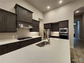 Building Photo - 1113 Carriage Loop