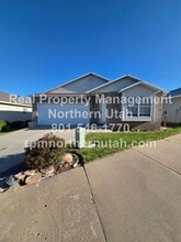 Building Photo - 1184 N 900 E
