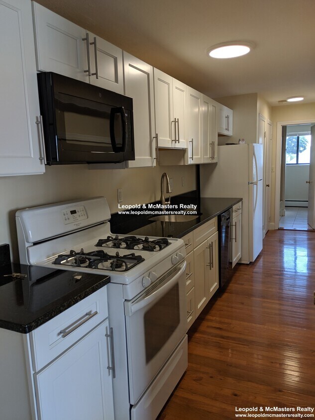 Primary Photo - 80 Litchfield St