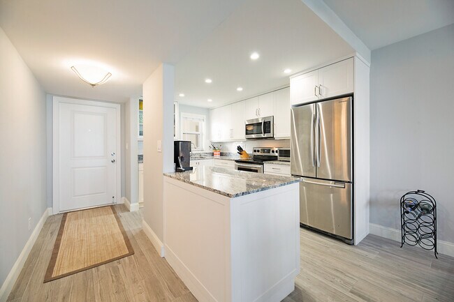 Recently remodeled kitchen - 711 N Birch Rd