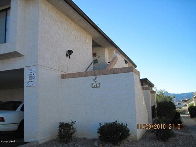 Building Photo - 1918 Montana Vista