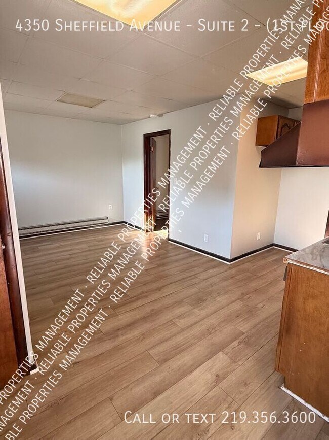 Foto del edificio - 4350 Sheffield Ave