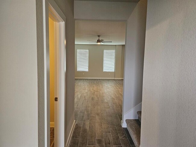 Building Photo - 2727 Oakleaf Ash Ln
