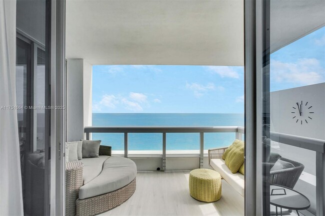 Foto del edificio - 6899 Collins Ave