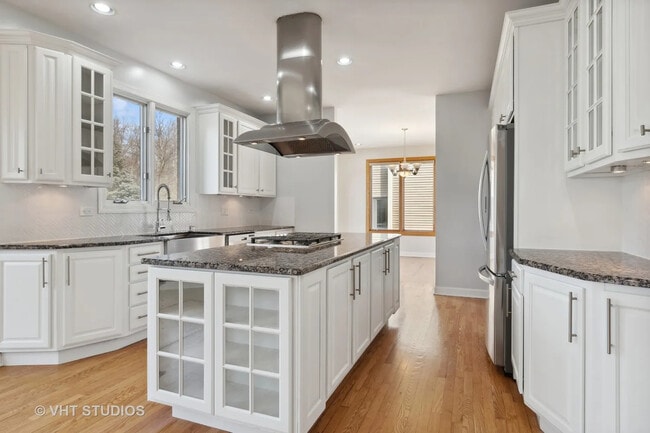 Cocina 2 - 17W234 Massel Ct