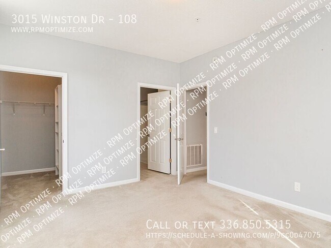 Foto del edificio - 3015 Winston Dr