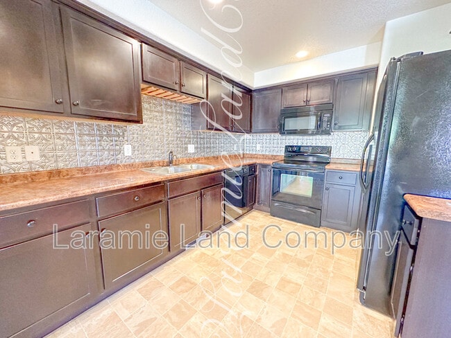 Foto del edificio - 4133 Moraine St