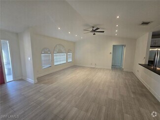 Building Photo - 3027 SW 23rd Ave