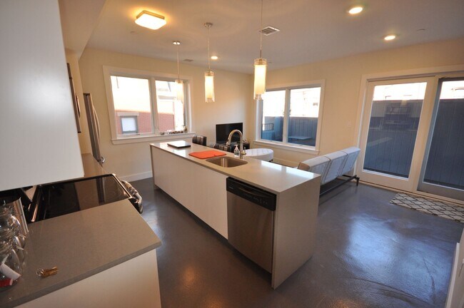 Foto del edificio - Amazing 3 bed 1.5 bath in the South End!!!