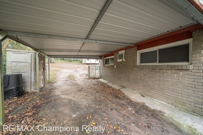 Building Photo - 3 br, 1.5 bath House - 858 Woodcliff Ct
