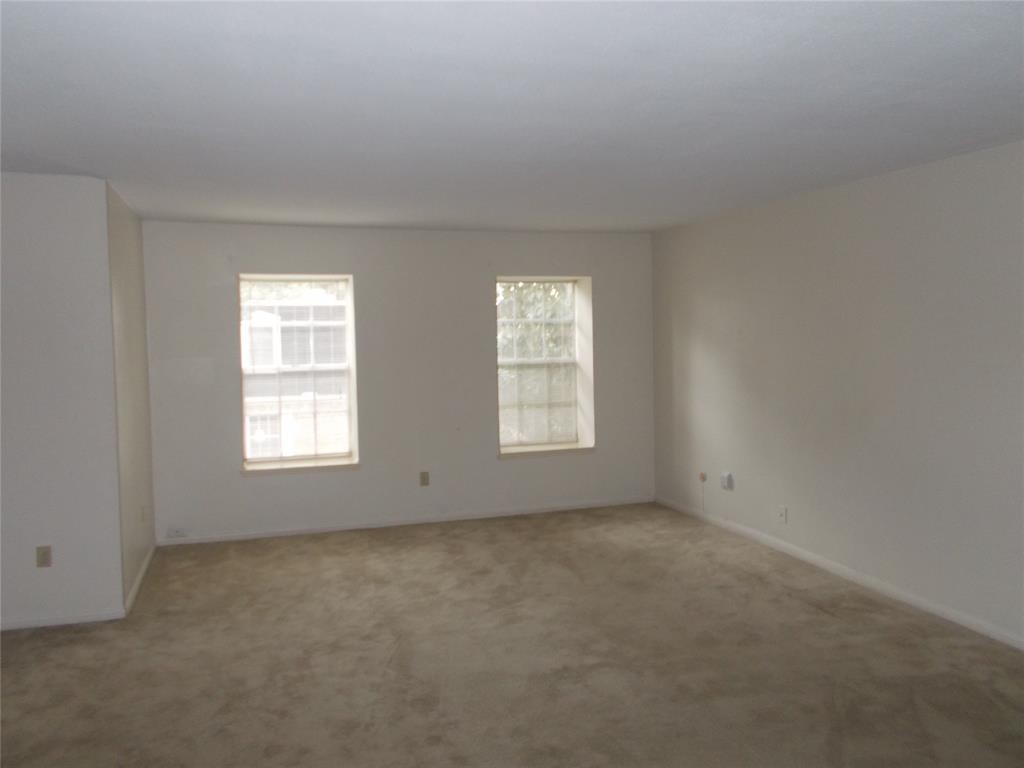 Foto principal - 355 N Post Oak Ln