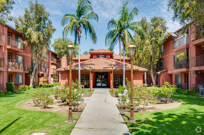 Foto del edificio - Belcourt Seniors Apartments 55+