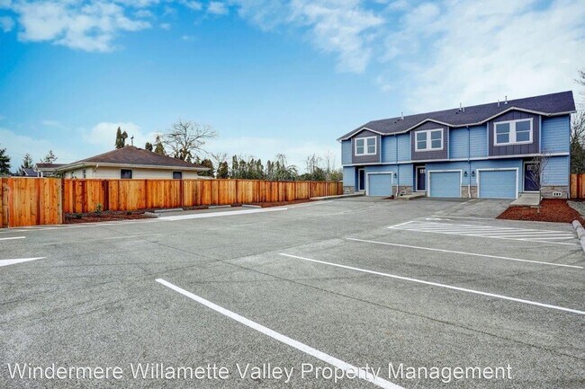 Foto del edificio - 482-486 S Monmouth Ave