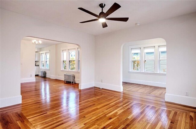 Foto del edificio - 127 Evergreen St