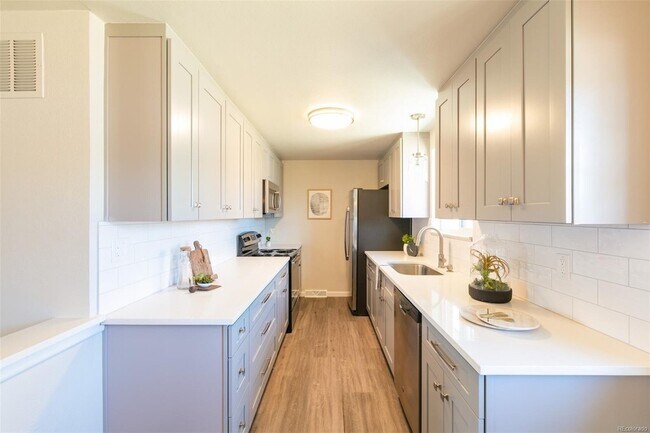 Foto del edificio - Spectacularly Remodeled Wheat Ridge Home