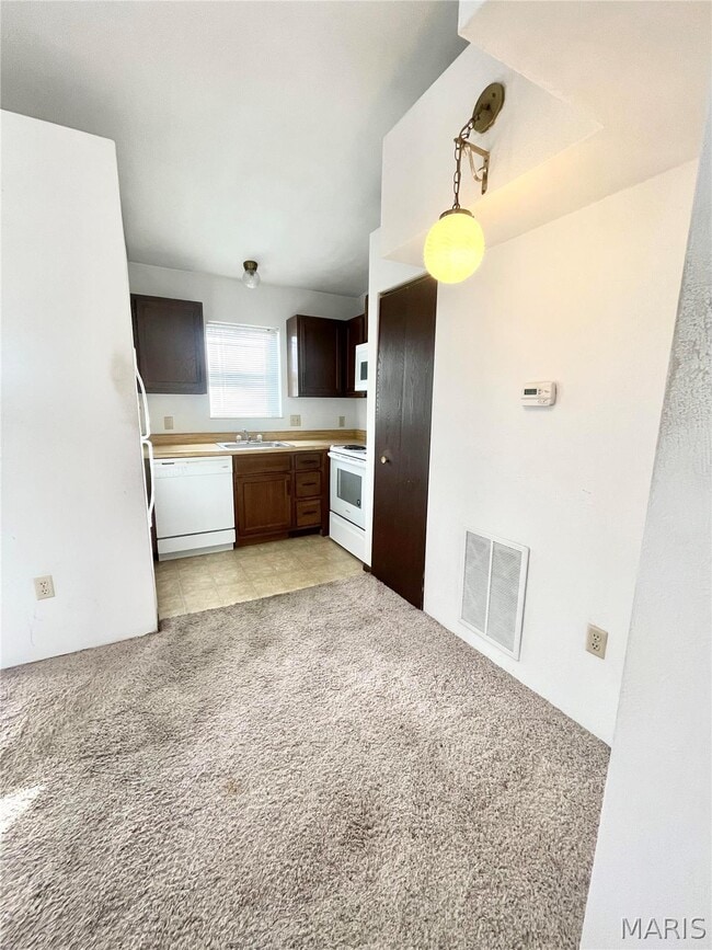 Building Photo - 141 Ashley Dr