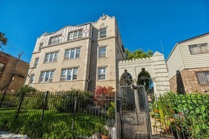 Primary Photo - 1726 W Estes Ave