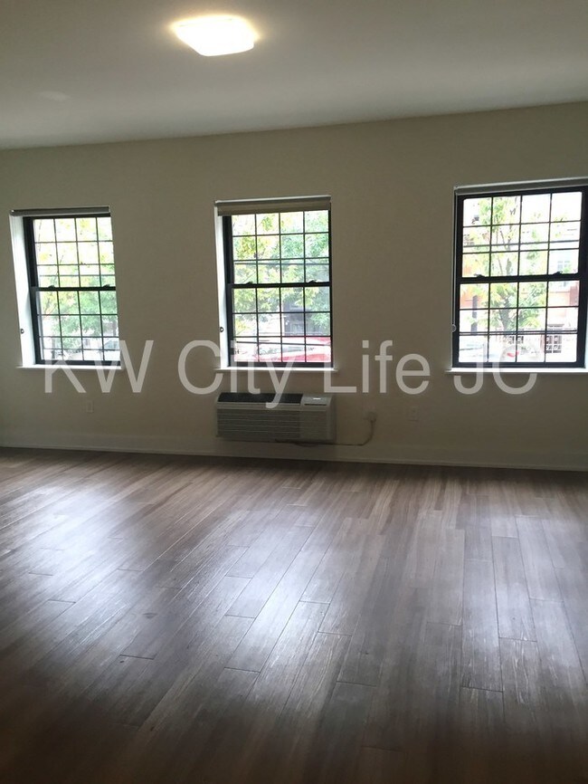 Foto del edificio - 123 River St