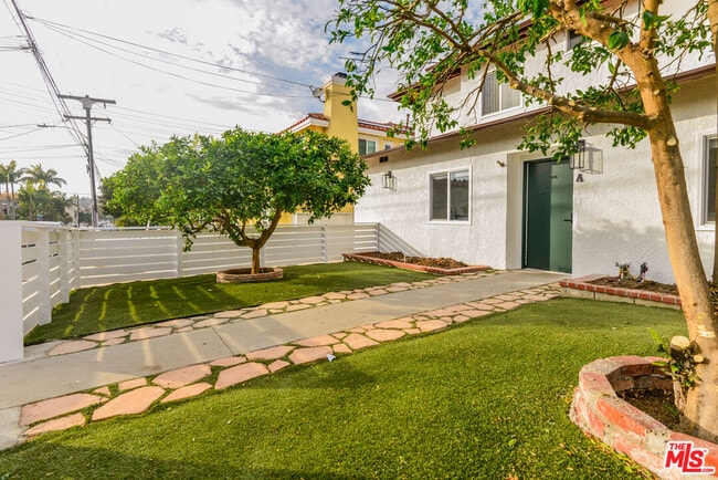 Foto del edificio - 2107 Pullman Ln