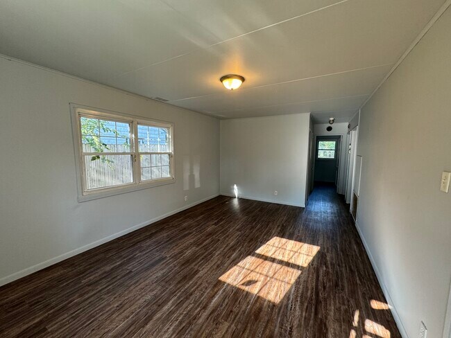 Building Photo - 1002 Giddings St