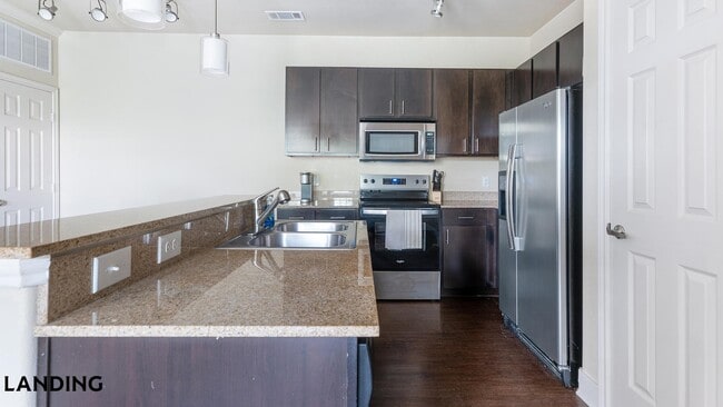 Building Photo - 7500 I-35