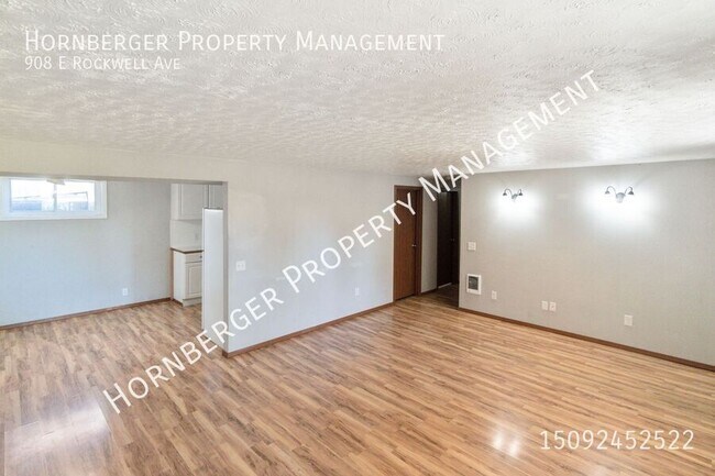 Foto del edificio - 908 E Rockwell Ave