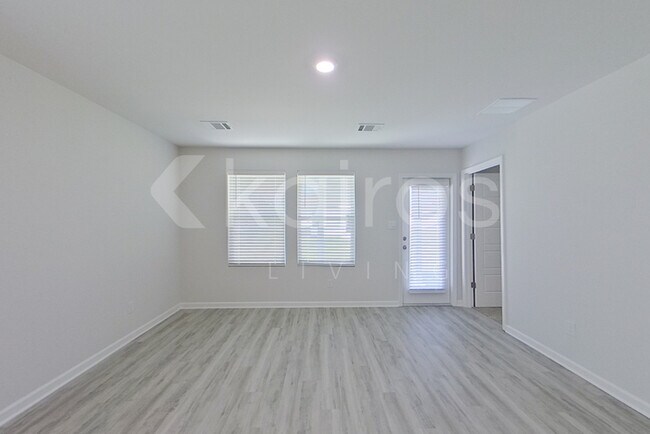 Foto del edificio - 14237 War Admiral Ave