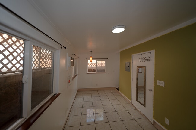 Building Photo - 99-060 Nalopaka Pl